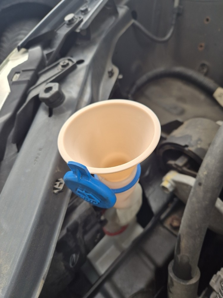 Suzuki SX4 Cam Suyu Dolum Hunisi görsel 3