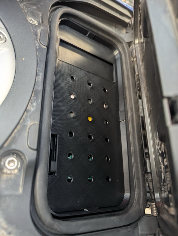 Kablosuz Şarjlı Telefon Yuvası (BMW R1300GS 2025 Uyumlu) görsel 2