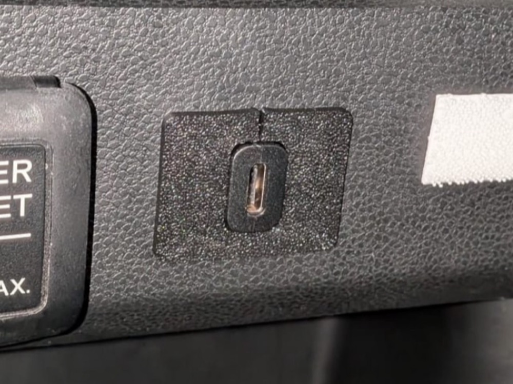 Honda Jazz / Fit USB-C Panel Yuvası (2009-2015)