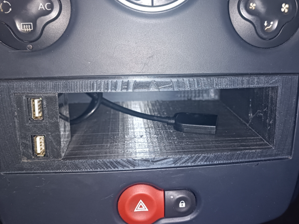 Renault Clio 3 USB Girişli Konsol Çekmecesi