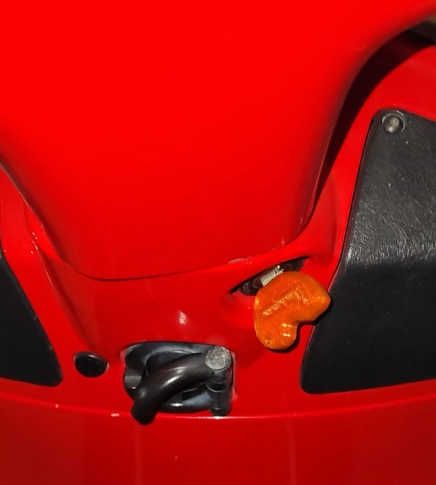 Vespa GTS 125/300 kontak anahtarı kapağı görsel 3
