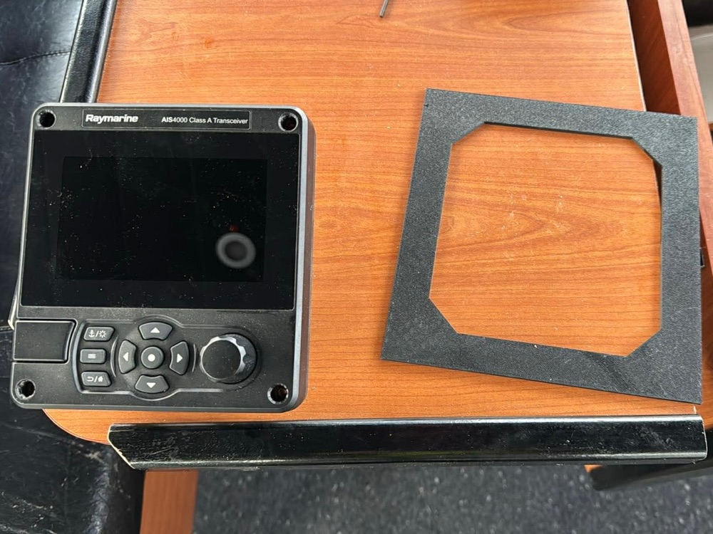 Raymarine AIS 4000 Icin Montaj Arka Plakasi