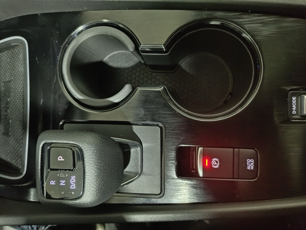 Nissan X-Trail / Rogue Orta Konsol Bardaklık İç Parçası görsel 3