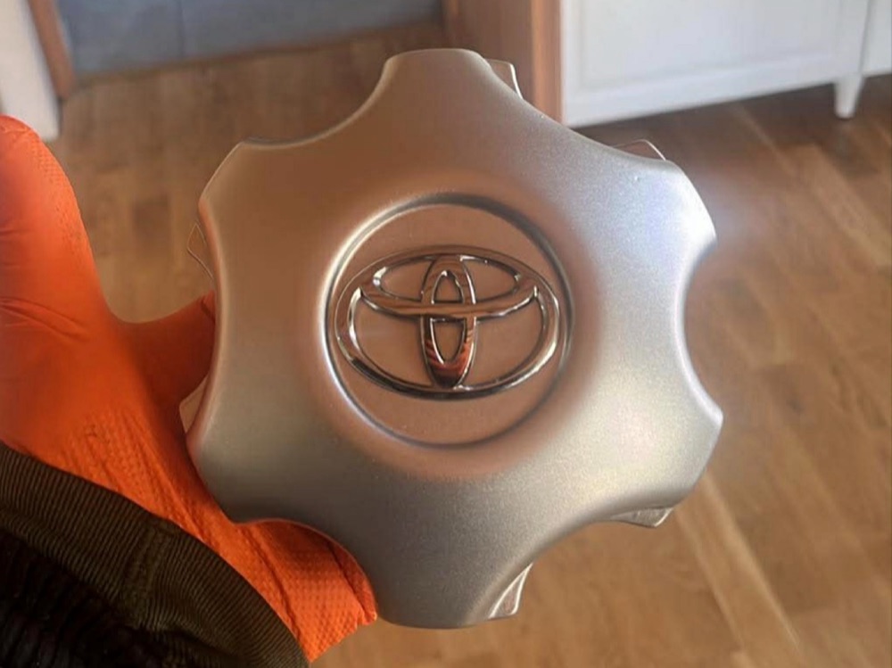 Toyota Hilux jant göbeği kapağı görsel 2