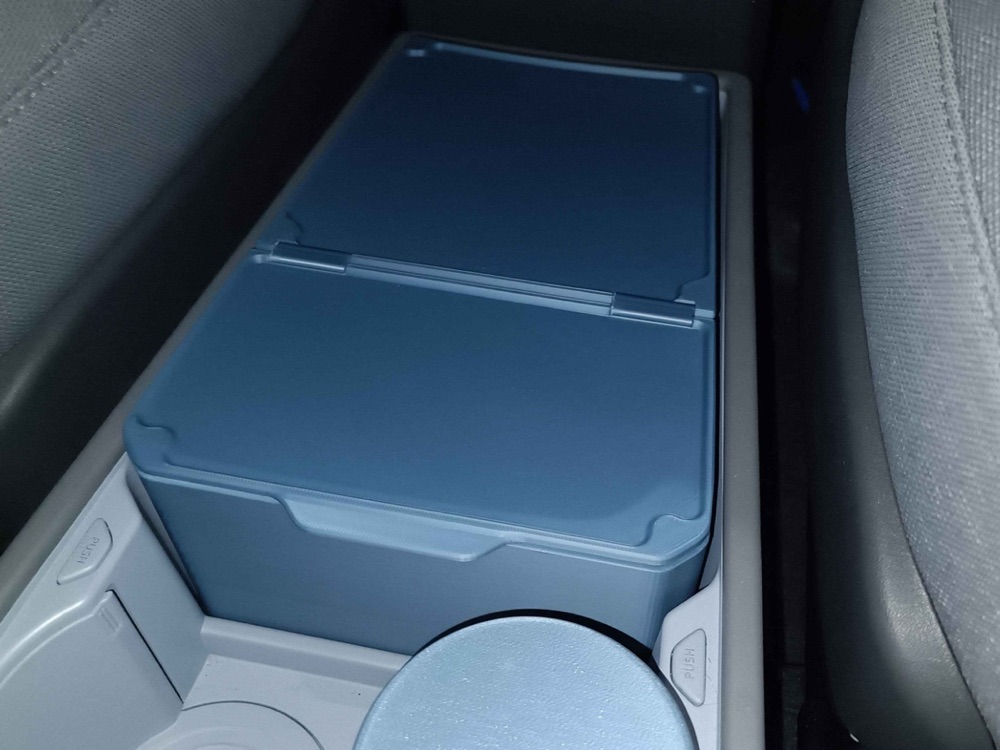 Kia EV3 Orta Konsol Saklama Kutusu
