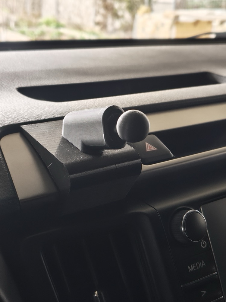 Toyota RAV4 2016 telefon tutucu adaptörü
