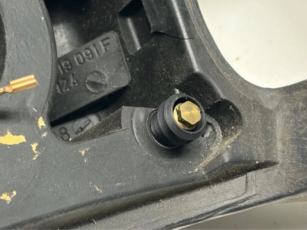 Audi 80 B3/B4 Korna Braketi