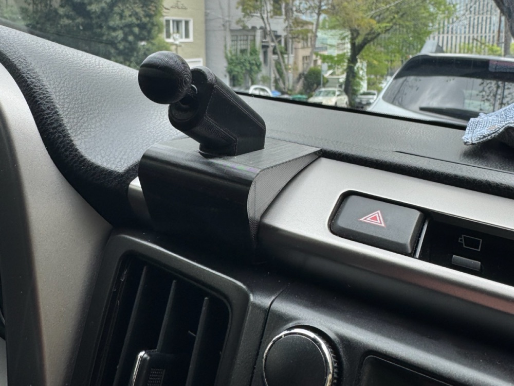 Toyota RAV4 2018 telefon tutucu yuvası görsel 2