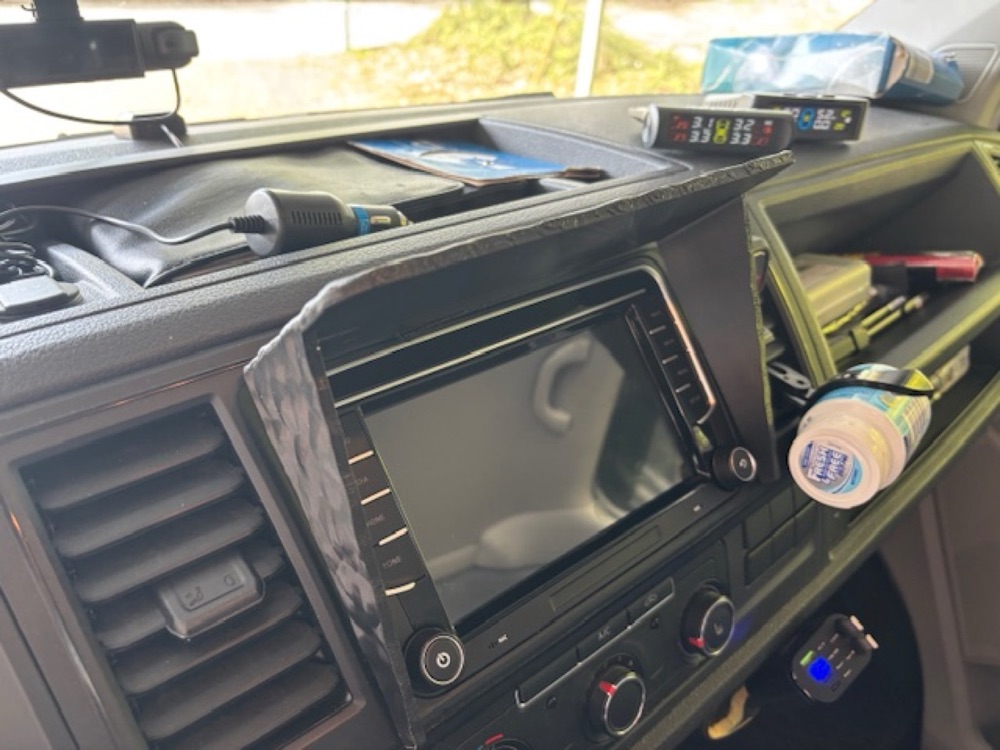 Volkswagen T6 Radyo Çerçevesi