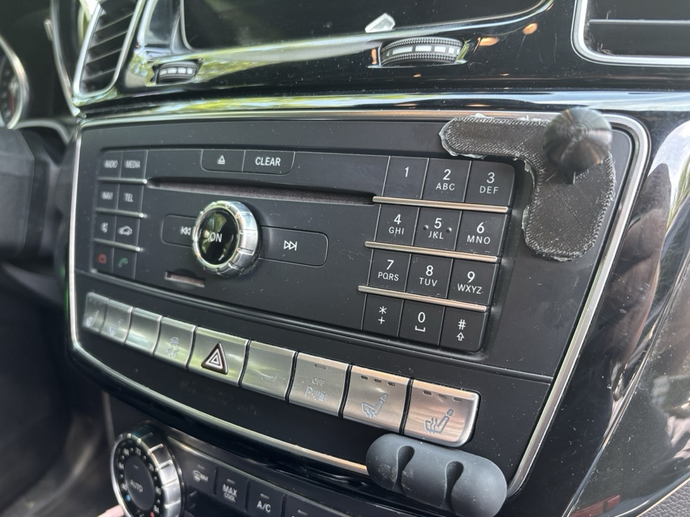 Mercedes Command Sistemi 17mm Telefon Tutucu Adaptörü görsel 3