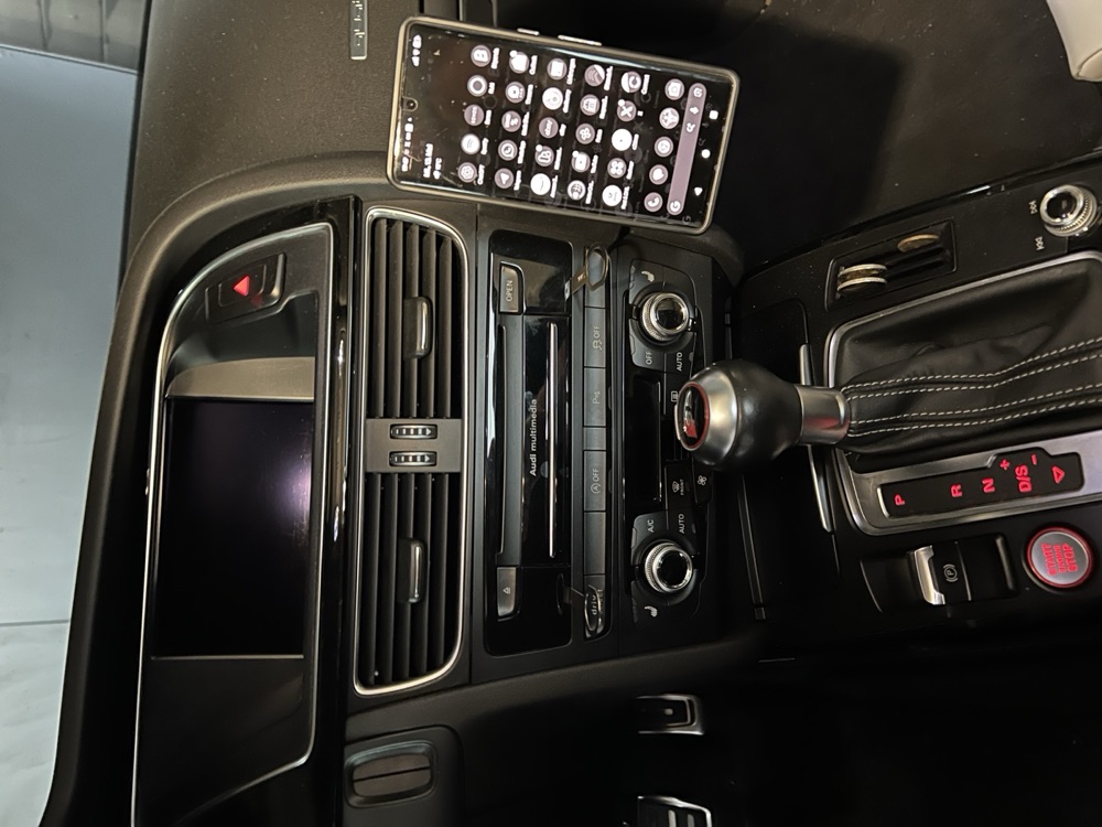 Audi A4/A5/S4/S5/RS5/RS4 B8 MagSafe Telefon Tutucu görsel 2
