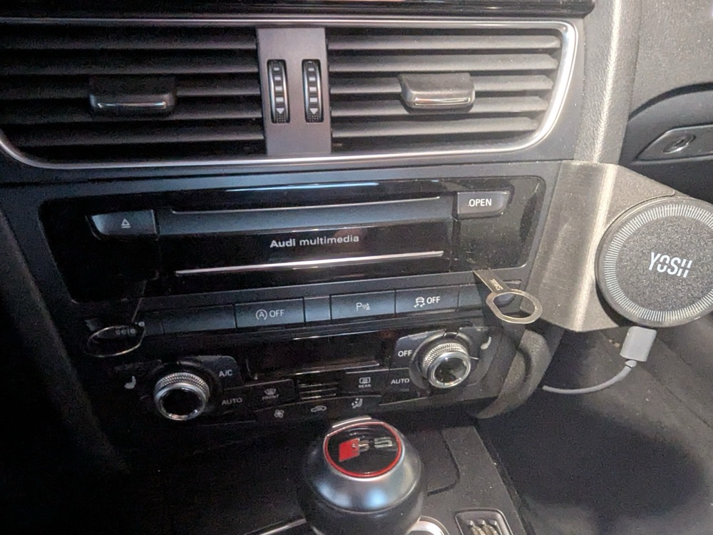 Audi A4/A5/S4/S5/RS5/RS4 B8 MagSafe Telefon Tutucu görsel 3