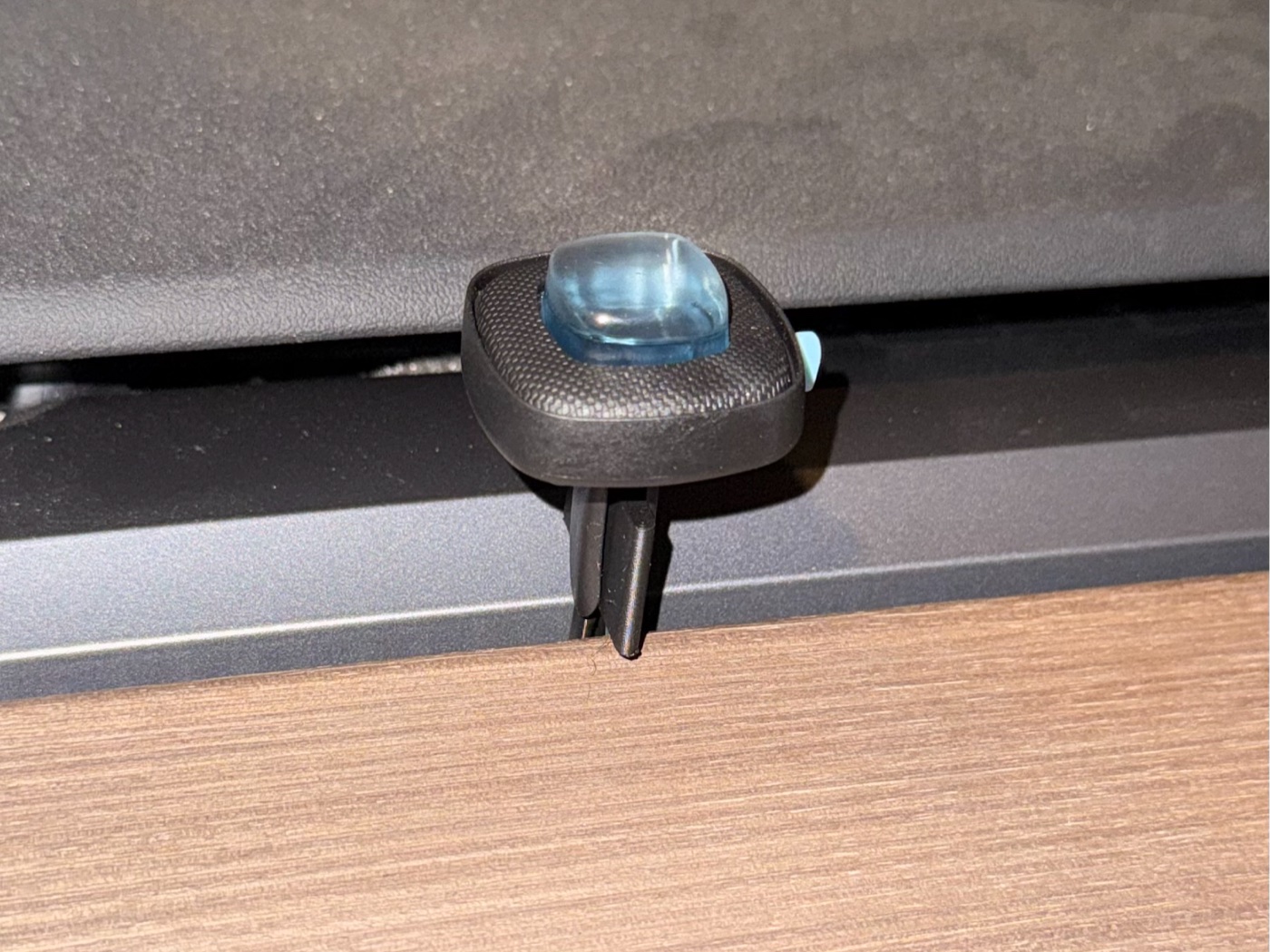 Tesla Model 3 havalandırma koku kapsülü adaptörü