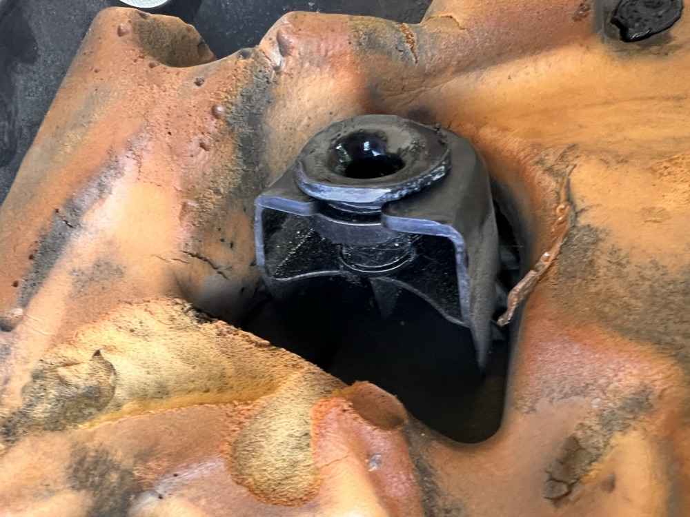 Citroën C5 Mk2 Motor Kapağı Lastik Takozu görsel 3