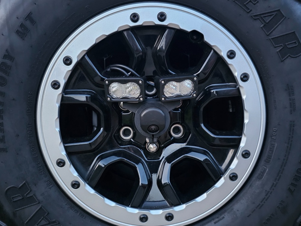 Yedek Lastik Üzeri Işık Braketi (Ford Bronco)