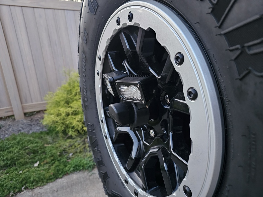 Yedek Lastik Üzeri Işık Braketi (Ford Bronco) görsel 2
