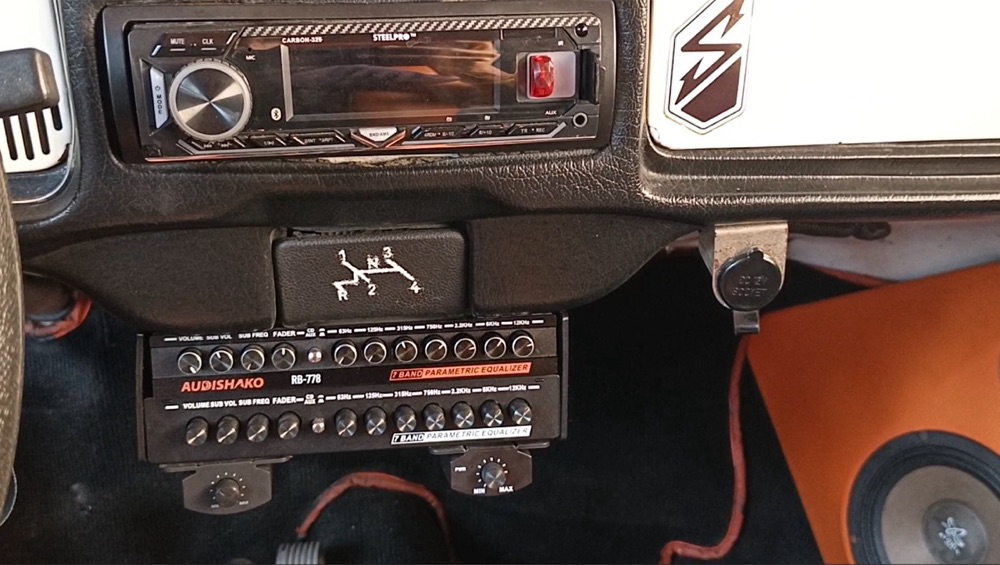 Volkswagen Vocho Çift Ekolayzör Tutacağı görsel 2