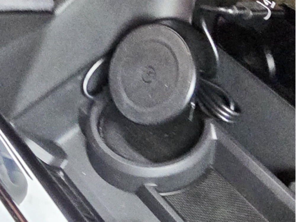 Audi Q6/A6 e-tron Kültablası MagSafe/Kablosuz Şarj Tutucusu