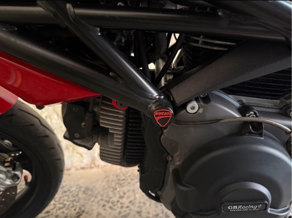 Ducati Monster 695 Şase Tapaları görsel 2
