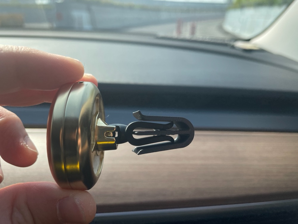 Tesla Model 3/Y havalandırma koku klipsi görsel 4