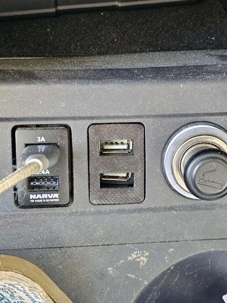 Toyota RAV4 USB adaptörü