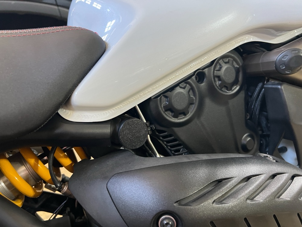 Ducati Monster 1200 Şase Tapası