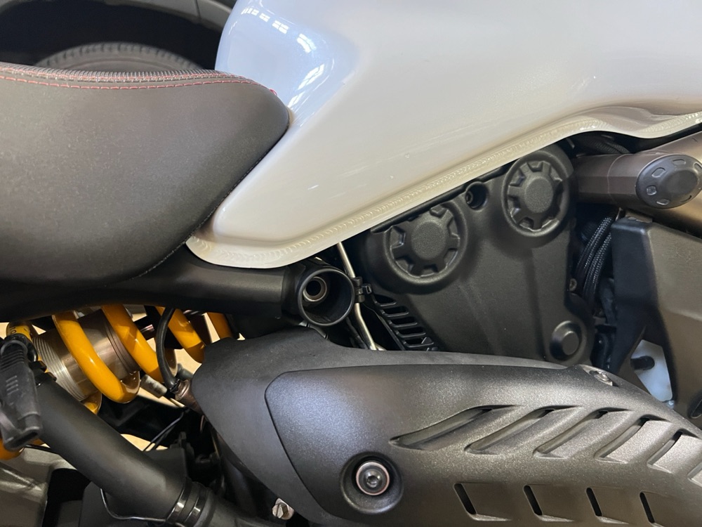 Ducati Monster 1200 Şase Tapası görsel 3