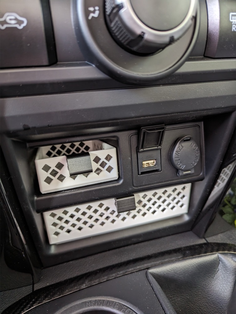 Toyota 4Runner saklama çekmecesi