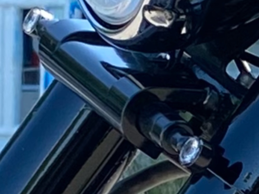 Yamaha XVS 650 / 1100 Ön Sinyal Tutucusu