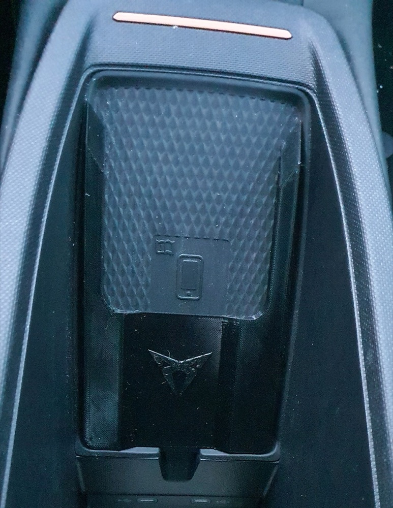 Cupra Born Samsung Galaxy Z Flip 5 Kablosuz Şarj Adaptörü görsel 5