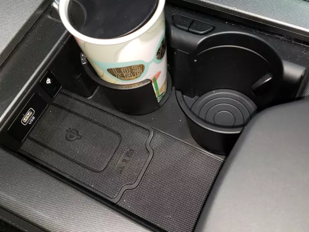 Hyundai Palisade Konsol Bardaklık ve Telefon Yuvası görsel 2