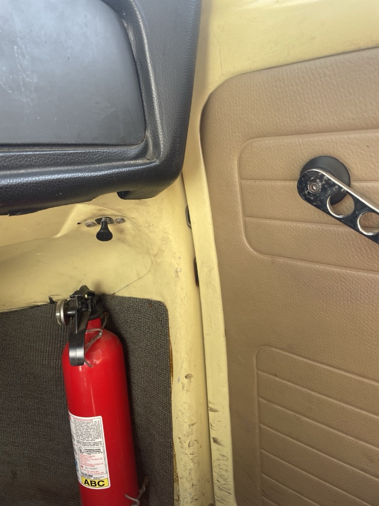 Volkswagen Yakıt Kapağı Kolu görsel 3