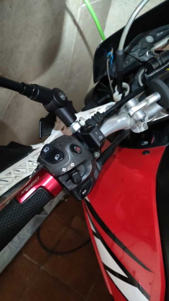 Yamaha XT660 Ayna Kaidesi Şalter Kutusu görsel 2