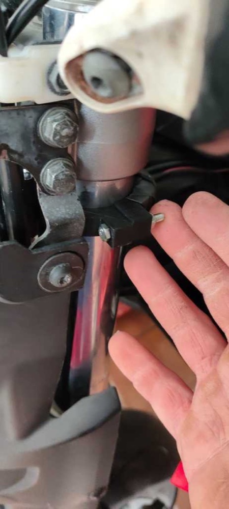 Yamaha XT660 Ön Çatal Taşıyıcı Adaptörü görsel 4