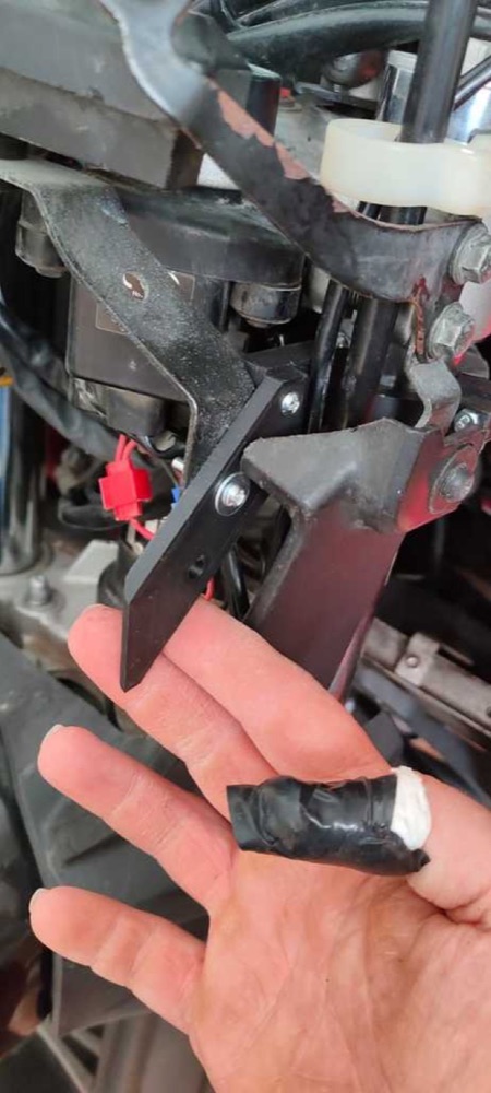 Yamaha XT660 Ön Çatal Taşıyıcı Adaptörü görsel 5