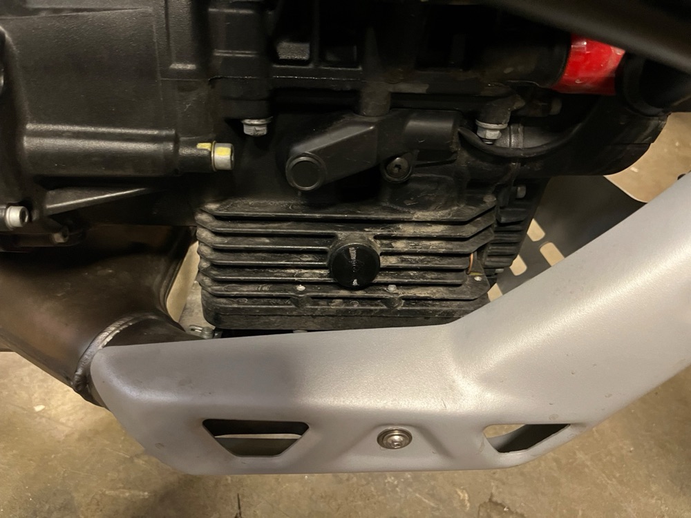 Moto Guzzi V85 TT Krank Karteri Tapası
