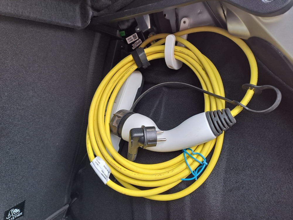 Dacia Spring kablo askısı