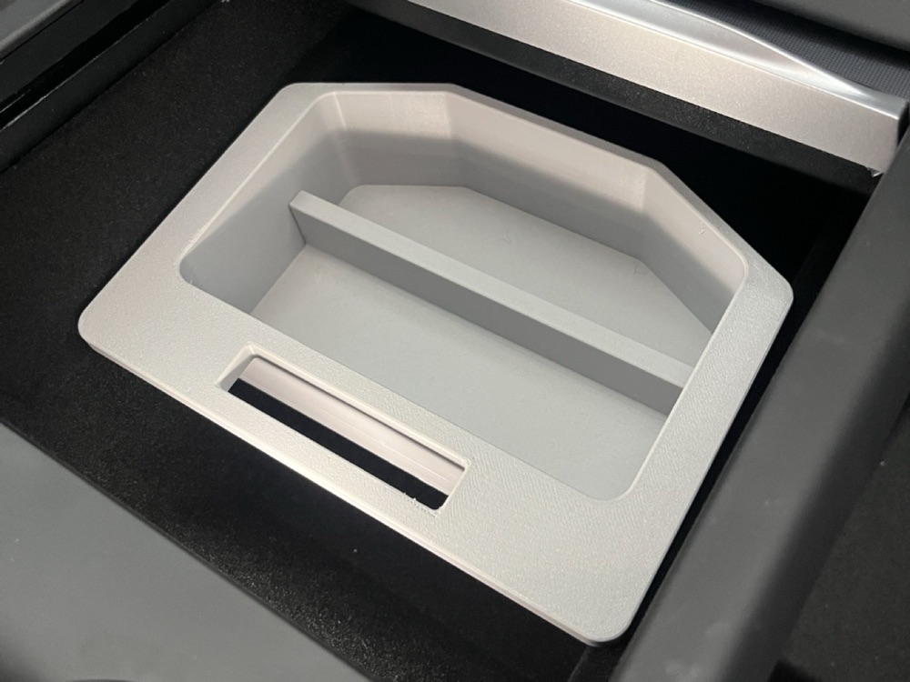 Tesla Model 3 Highland orta konsol sürgülü tepsi