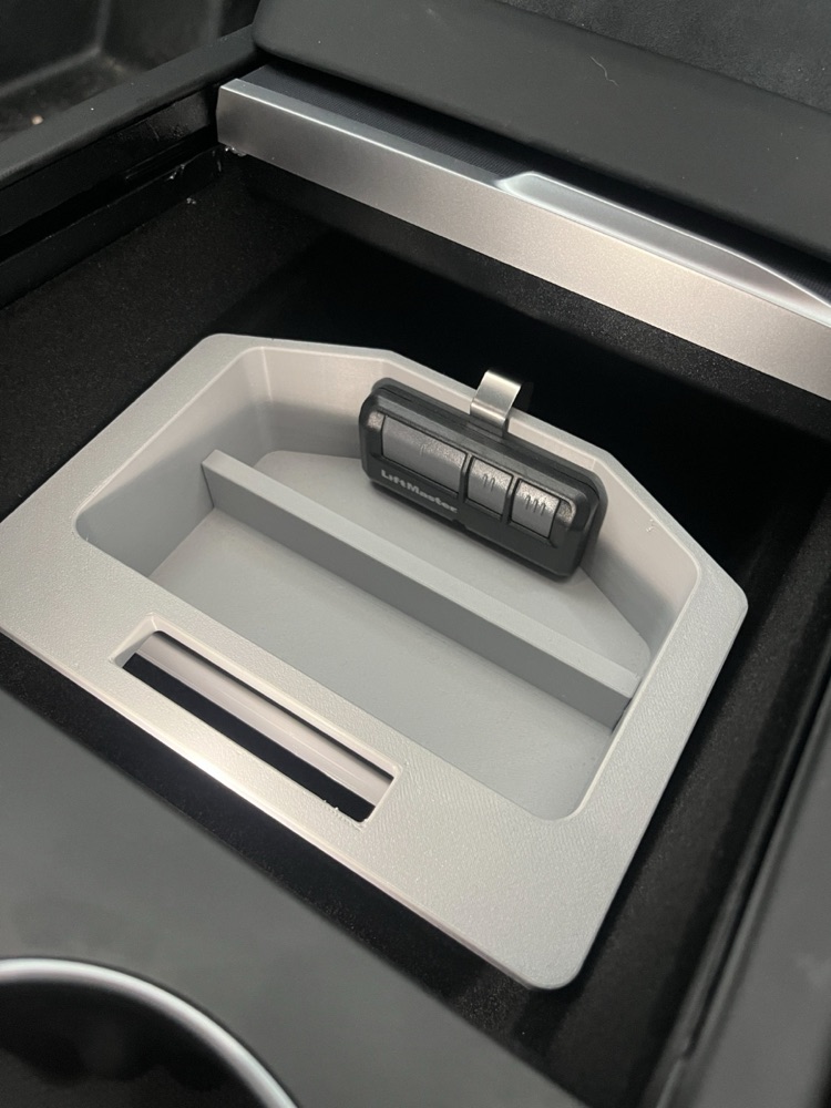 Tesla Model 3 Highland orta konsol sürgülü tepsi görsel 4