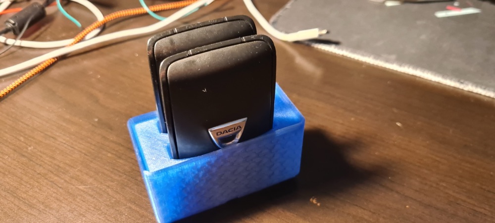 Dacia / Renault keycard düzenleyici kutu