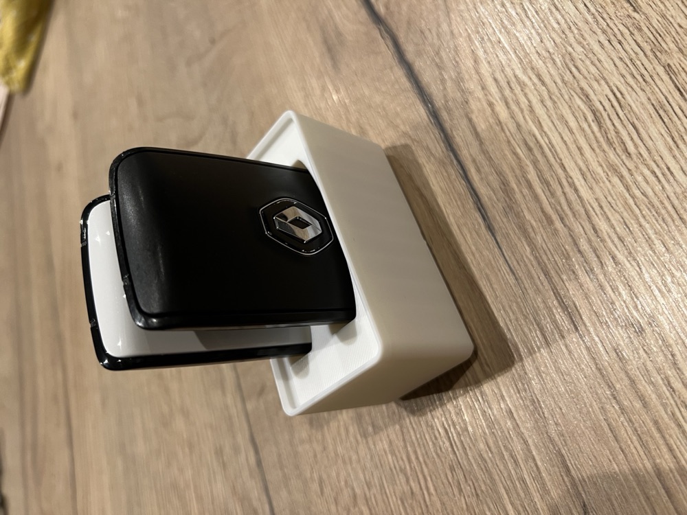 Dacia / Renault keycard düzenleyici kutu görsel 2