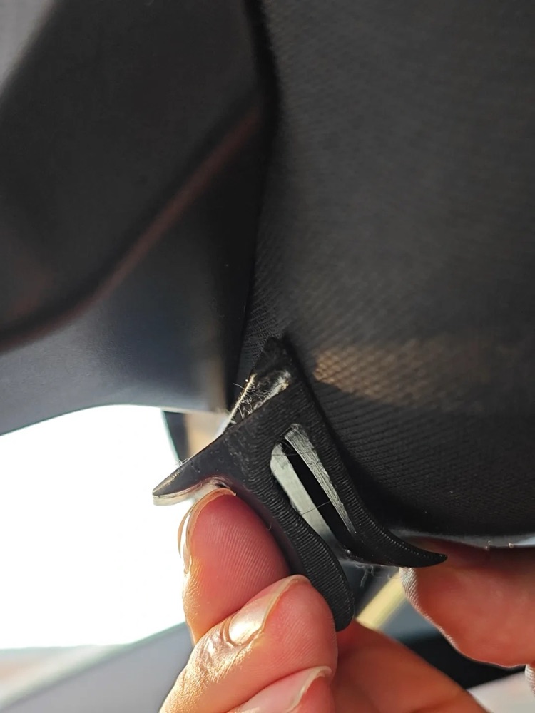 VW ID.3 Güneş Gözlüğü Klipsi görsel 3