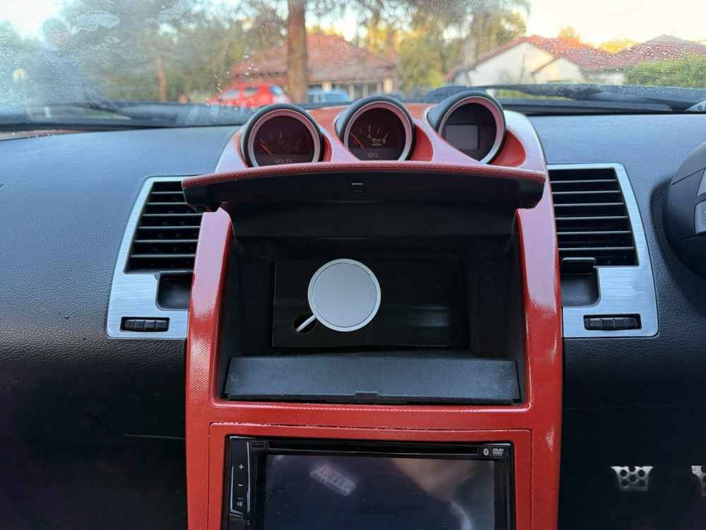 Nissan 350Z manyetik telefon tutucu