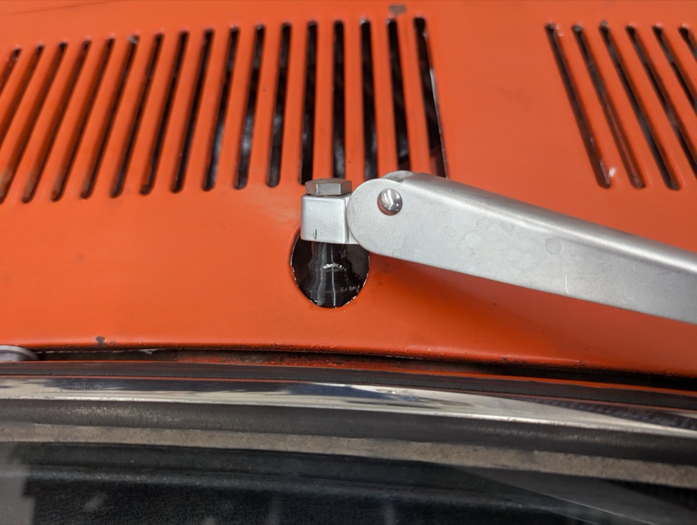 Nissan Datsun 240Z / 260Z / 280Z S30 silecek mili grometi