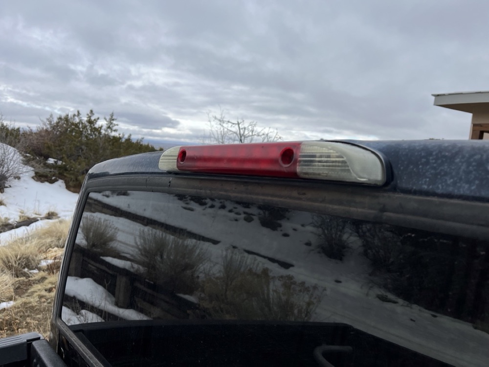 Nissan Frontier 2002 üçüncü fren lambası conta takımı