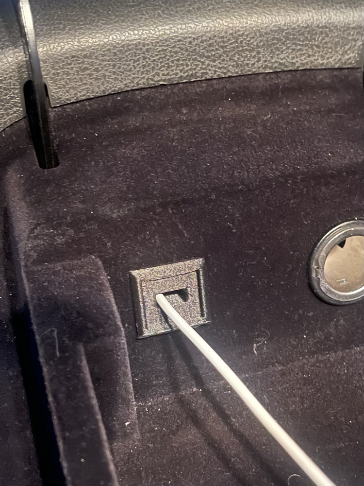 Nissan GT-R R35 Apple Lighting USB merkez konsol geçiş aparatı görsel 2