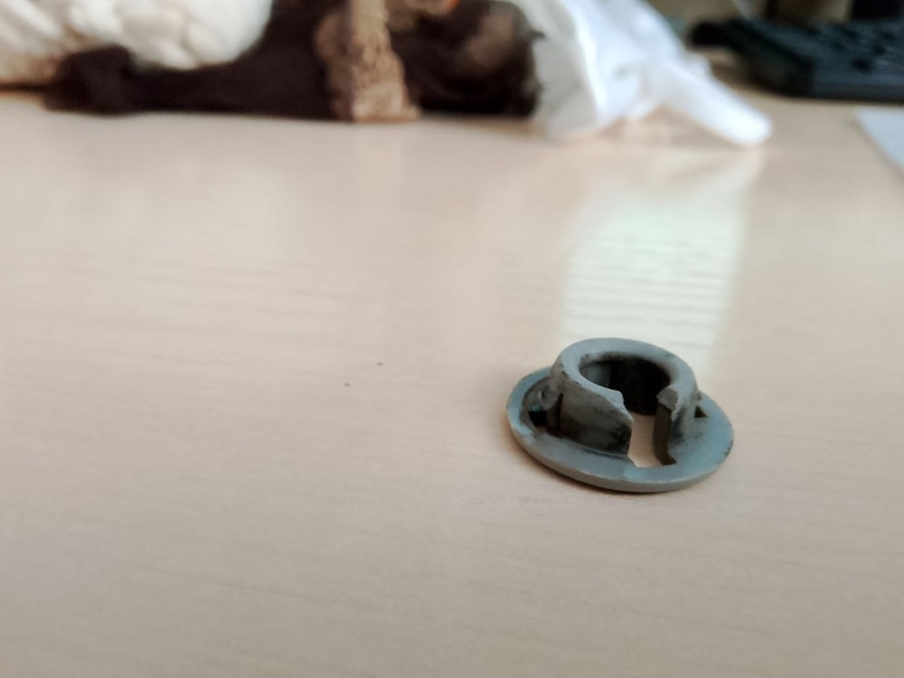 Nissan kaput dayama klipsi 657732J000 görsel 2