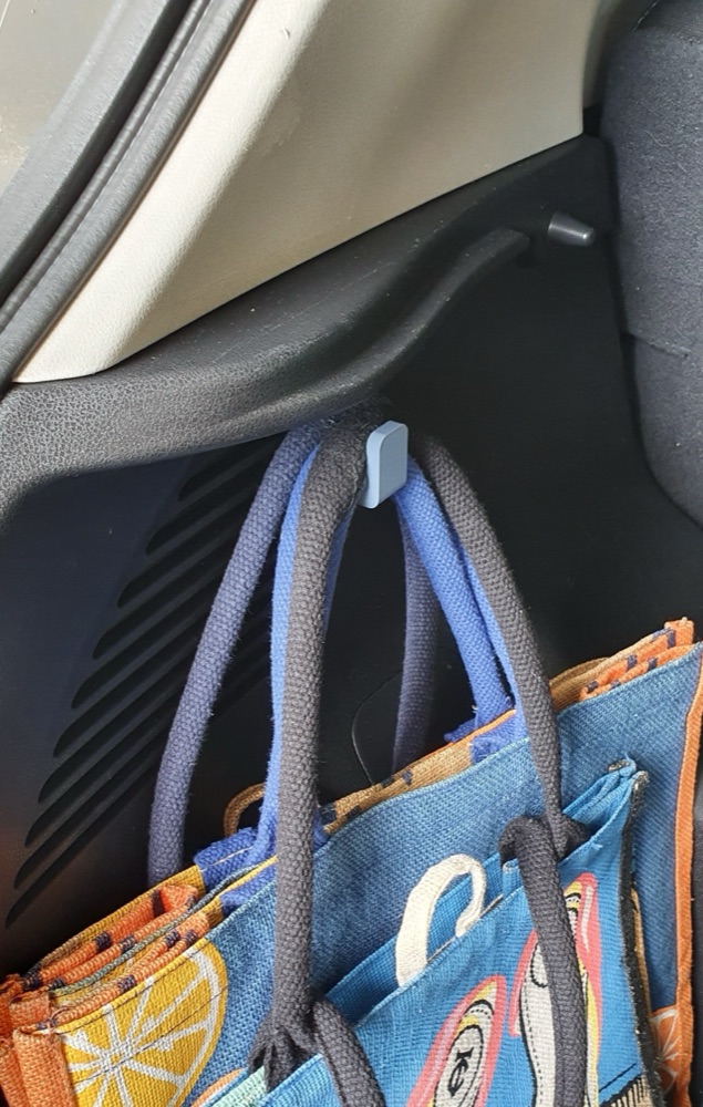 Nissan Leaf çanta askısı görsel 2