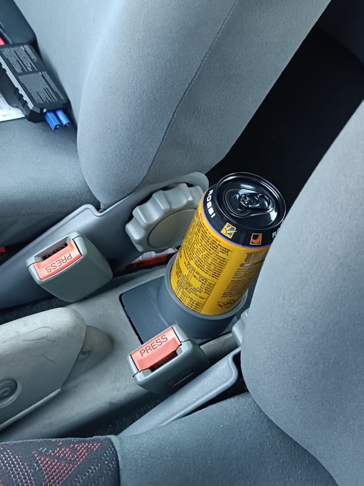 Nissan Micra K11 bardaklık