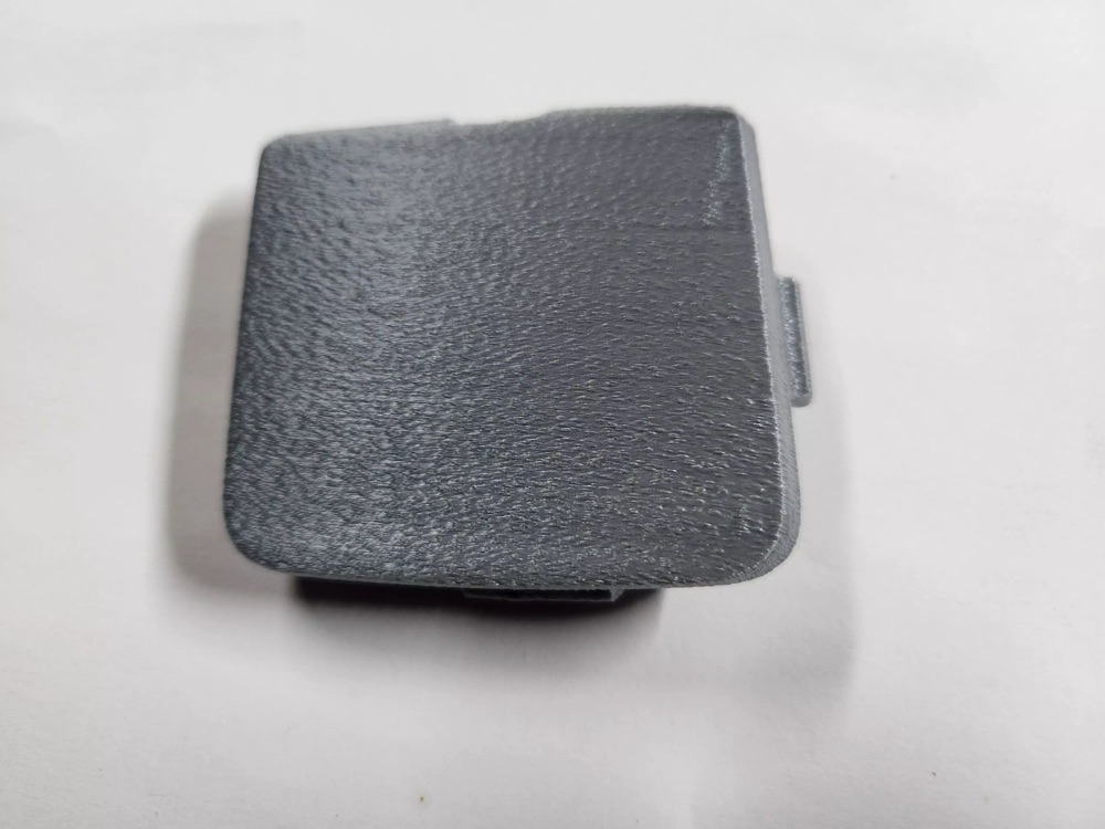 Nissan Tiida 2004 Ön Tampon Çeki Demiri Kapağı görsel 2